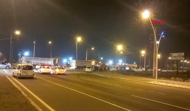 Diyarbakır'da otomobil ve TIR çarpıştı