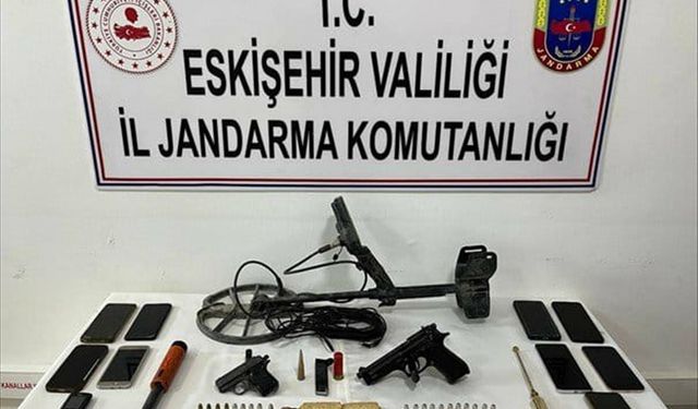 Eskişehir'de kaçak kazı operasyonu: 10 yakalama