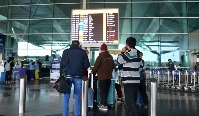 Hindistan'da uçuşlar iptal edildi