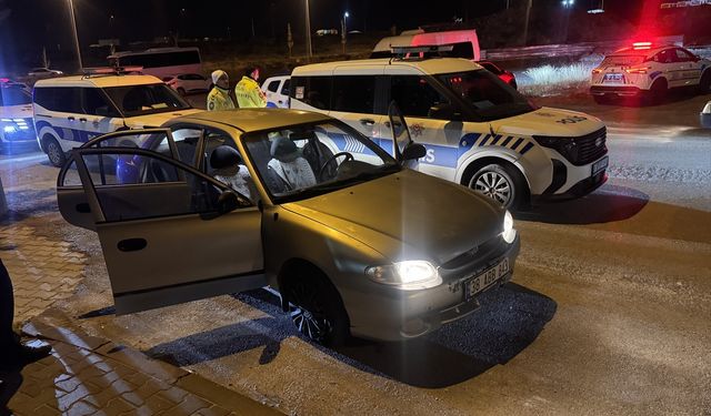 Kayseri'de polise çarptıktan sonra kaçmaya çalıştılar