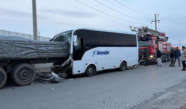Kayseri'de trafik kazası: 6 yaralı