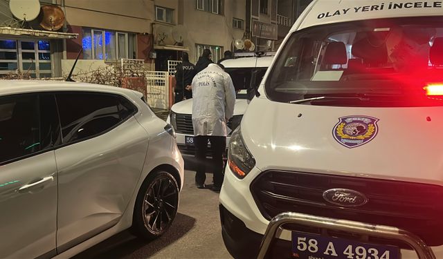 Ağabeyini göğsünden bıçaklayarak öldürdü