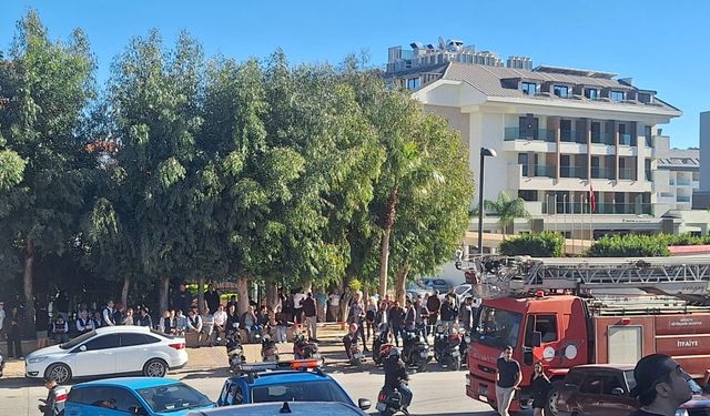 Antalya'da korkutan otel yangını