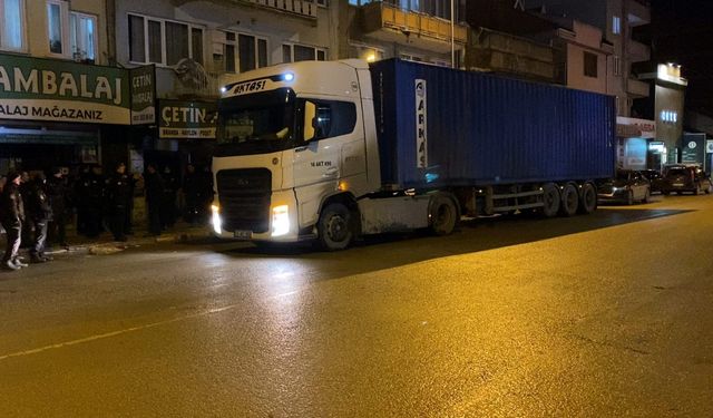 Bursa'da alkollü TIR sürücüsü polise dakikalarca direndi