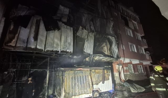 Bursa'da korkutan bina yangını