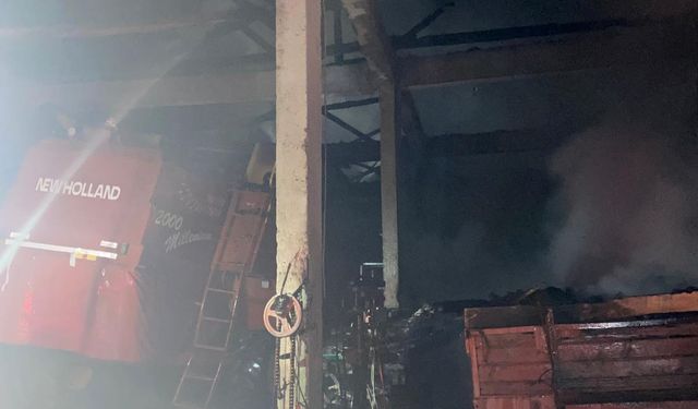 Edirne'de Çiftlikte 1 Ev ve 4 Araç Yandı