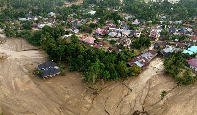 Endonezya'da sel felaketi: Ölü sayısı 914'e yükseldi