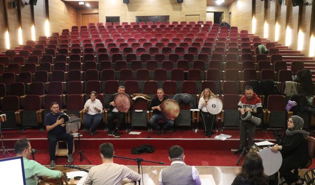 Hastane ve adliye çalışanlarından ritim topluluğu