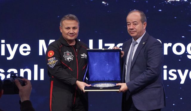 İlk Türk Astronot Alper Gezeravcı'dan YTÜ Ziyareti