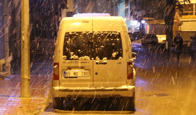 Van beyaza büründü