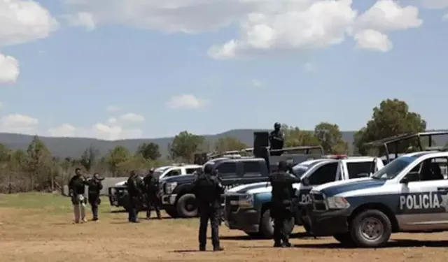 Polis karakolu önünde bir araç infilak etti