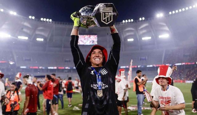 Kupaların adamı Muslera'dan bir kupa daha!