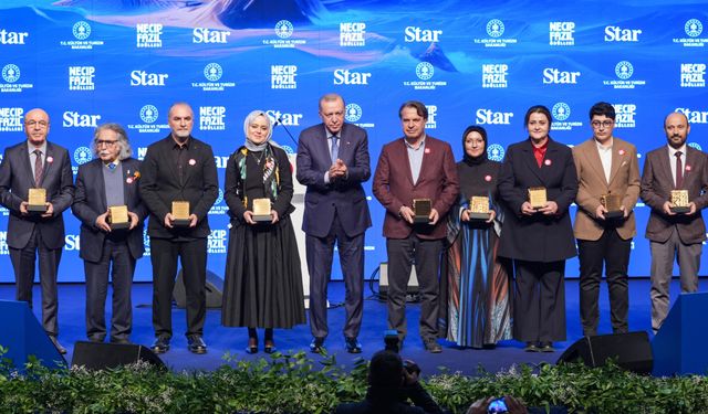 '12. Necip Fazıl Ödülleri' sahiplerine takdim edildi