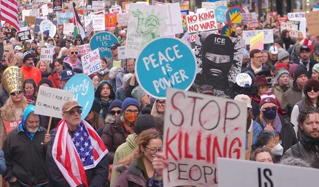 ABD'de Binlerce Kişi, ICE Yetkilisini Neden Protesto Etti?