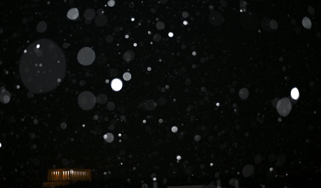 Başkent Ankara’da kar sevinci