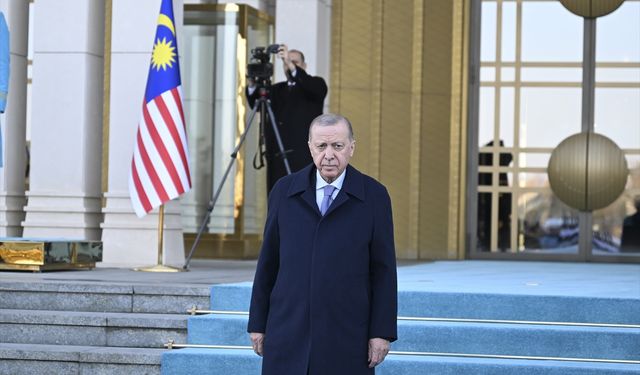 Cumhurbaşkanı Erdoğan Enver İbrahim'i resmi törenle karşıladı