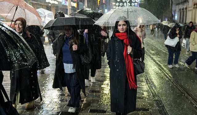 İstanbul'da yağmur yerini kuvvetli yağışa bıraktı