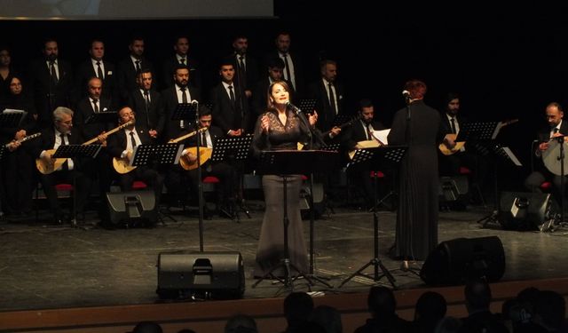 Muzaffer Sarısözen konserle anıldı