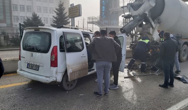 Ankara'da yoğun sis kazayı beraberinde getirdi