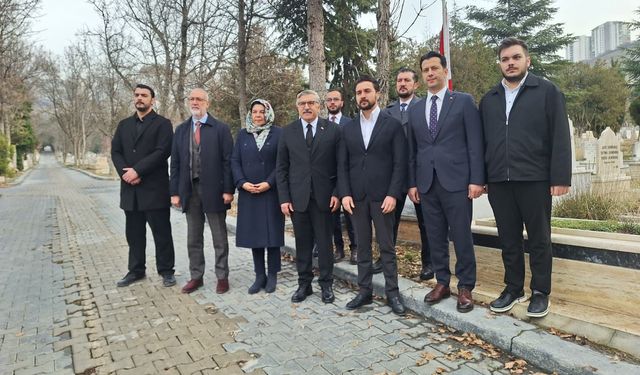 Arif Nihat Asya, ölüm yıl dönümünde anıldı