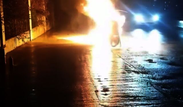 Avcılar'da motosiklet alev topuna dönüştü