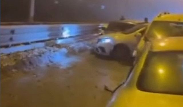 Diyarbakır'da 13 araç zincirleme kaza yaptı