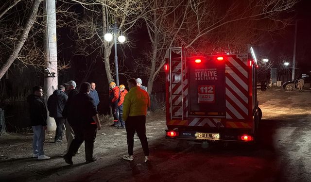 Eskişehir'de Araç Porsuk Çayı'na Düştü