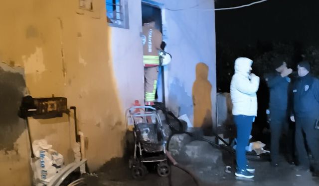 Ev yangınında dumandan etkilenenleri itfaiye kurtardı