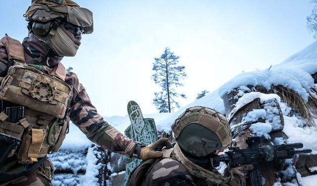 Fransa Grönland'daki tatbikata katılacak