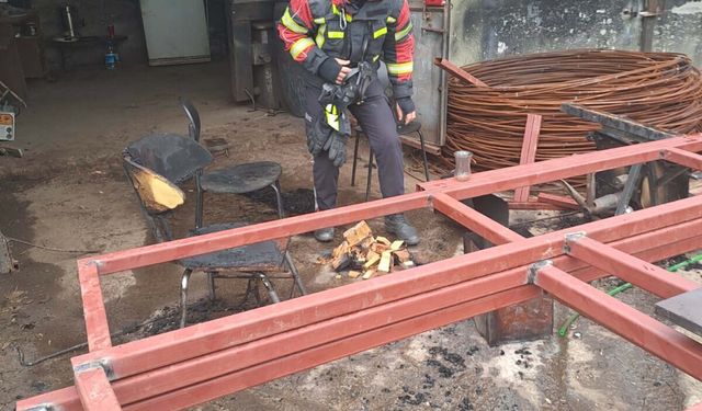 Isınmak için ateşe tiner dökünce yaralandı