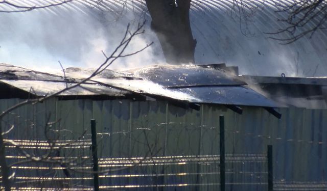 İstanbul'da işçi konteynerinde yangın çıktı
