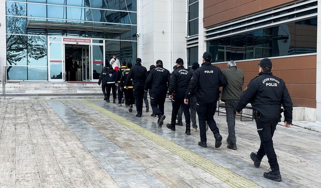 İzmir'de fuhuş operasyonu
