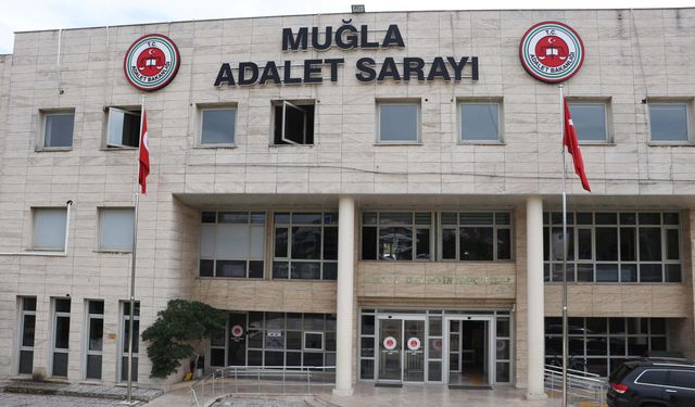 Kendini polis olarak tanıtıp 2 milyon lira dolandırdı