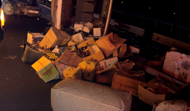 Minibüs ile otomobil çarpıştı: Ölü ve yaralılar var