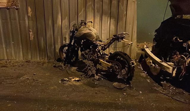 Motosiklette çıkarak minibüse sıçrayan yangın söndürüldü