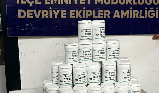Polisten kaçarken attığı poşette uyuşturucu bulundu