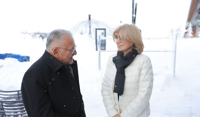 Tansu Çiller tatil için Erciyes'i tercih etti