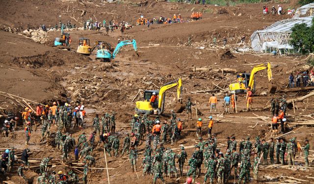 Toprak kaymasında yaşamını yitirenlerin sayısı yükseliyor