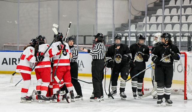 U18 Kadın Buz Hokeyi Milli Takımından Zafer