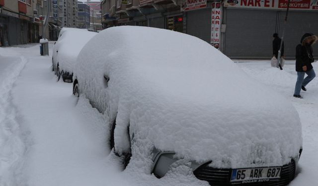 Van'da 287 yerleşim yeri ulaşıma kapandı