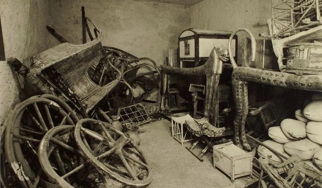 Altın Maskenin Ardındaki Çocuk: Tutankamon