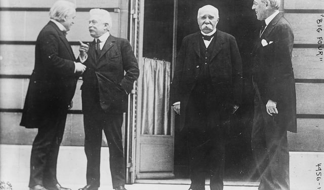 Modern Dünyanın Mimarı mı, Büyük Bir Hayal Kırıklığı mı?