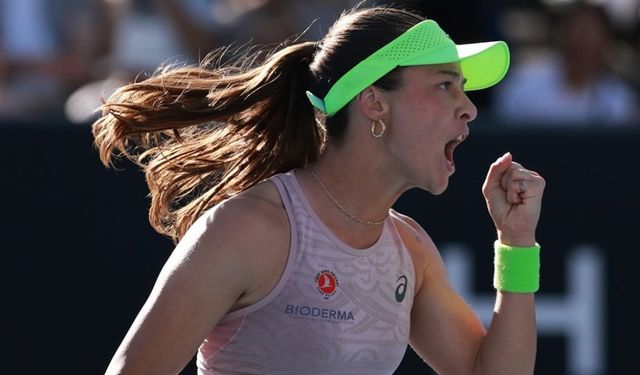 Zeynep Sönmez Australian Open’da Tarih Yazdı: Üçüncü Tura Yükselen İlk Türk Tenisçi
