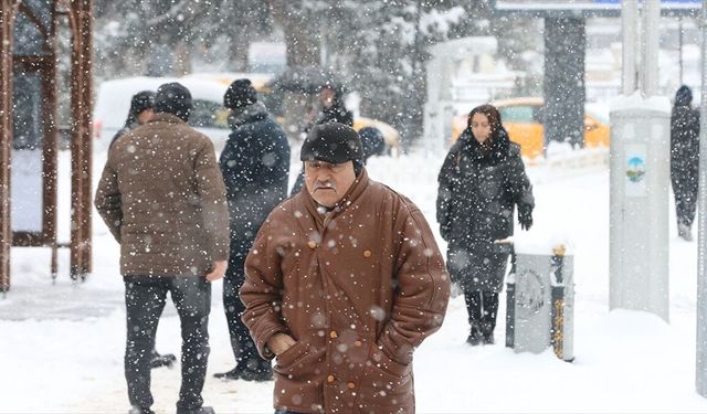 Bazı bölgelerde kuvvetli kar ve fırtına uyarısı