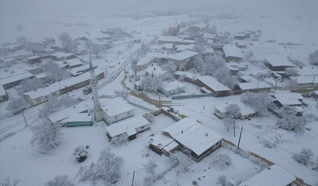 Tekirdağ'da kar yağışı etkili oluyor