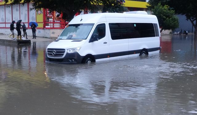 Antalya'da hava durumu hayatı olumsuz etkiledi
