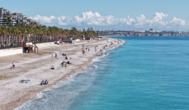 Antalya’da termometreler 17 dereceyi gösterdi