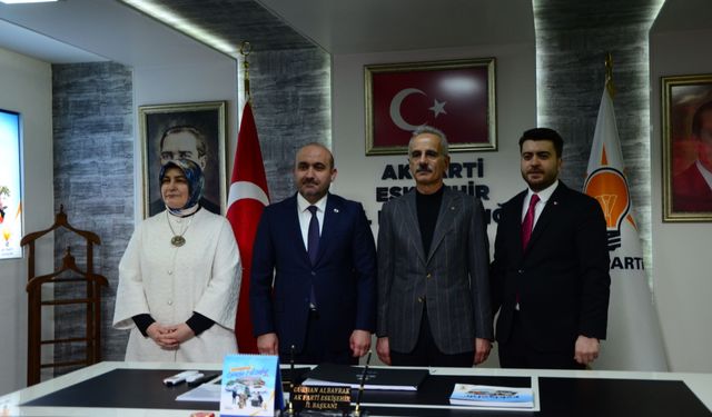 Bakan Uraloğlu'ndan Mihalgazi Belediye Başkanını Ziyaret