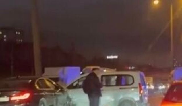 Başakşehir'de 5 Araçlık Zincirleme Kaza