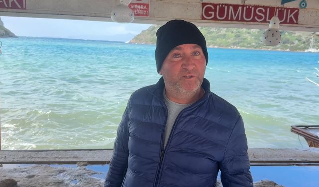 Bodrum'da fırtına hayatı felç etti: Deniz taştı, işletmelerin camları kırıldı